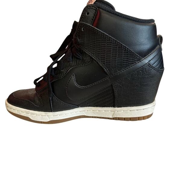 Nike Dunk Sky Hi high Women’s Hidden Wedge Sneakers Black/White-Gum Sole Size 7 - Picture 4 of 11